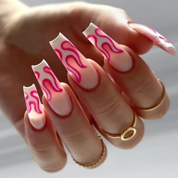 24 Pieces Fake Press On Nails - Picture 1 of 6